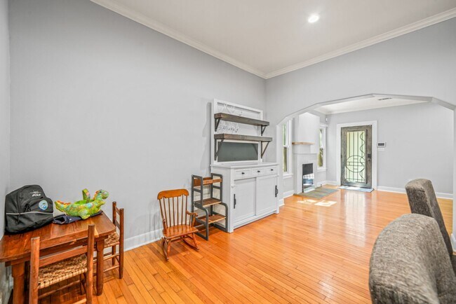 Building Photo - 258 Tuxedo Ave