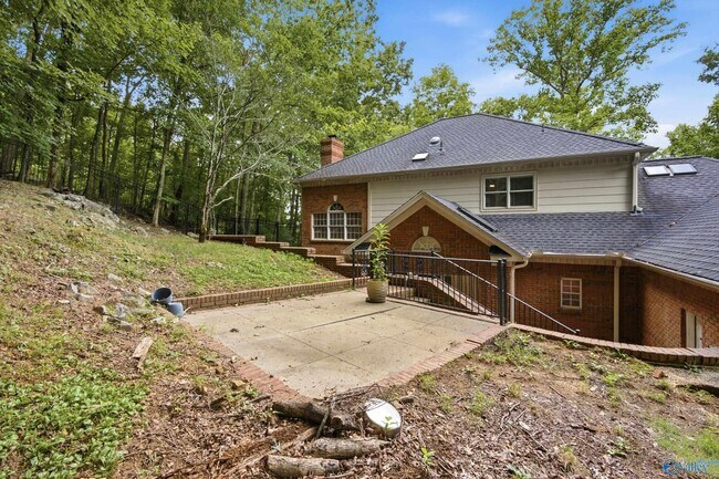 Building Photo - 2276 Governors Bend Rd SE