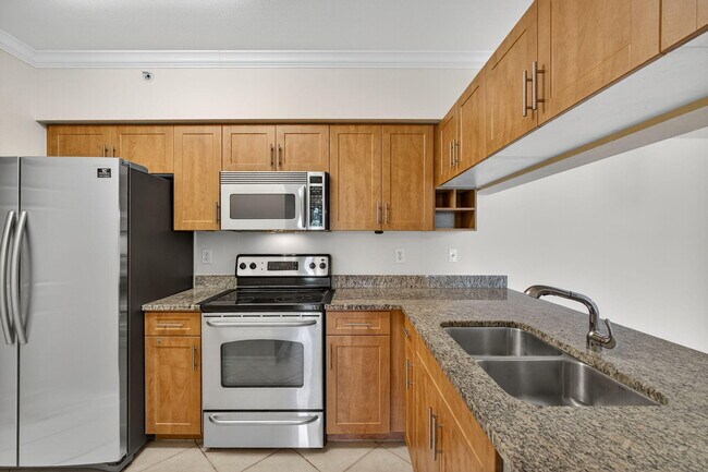 Building Photo - 6510 Emerald Dunes Dr