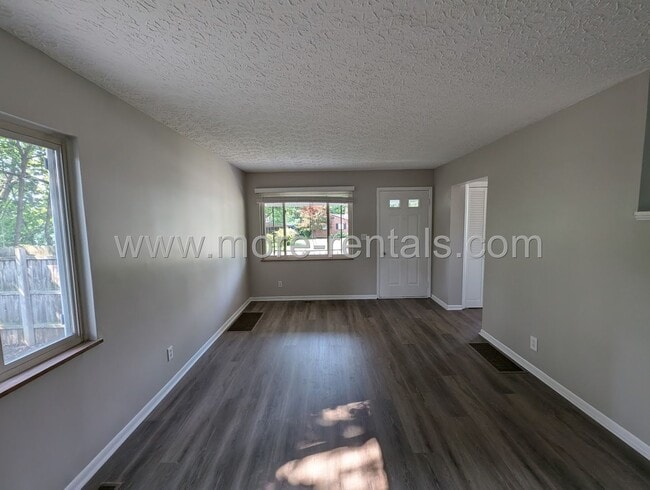 Building Photo - 2613 Edgevale Rd