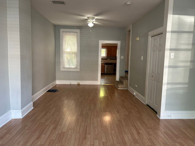 Building Photo - Welcoming 3 Bedroom in Lancaster City