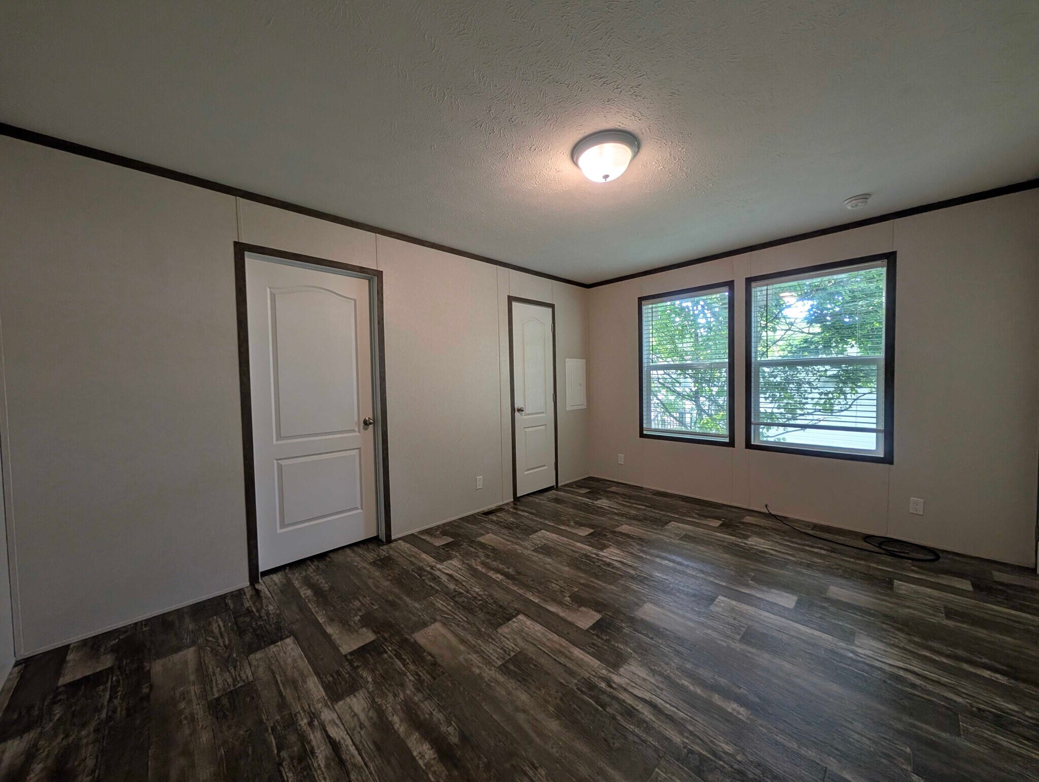 Building Photo - 38055 Leverette Ave