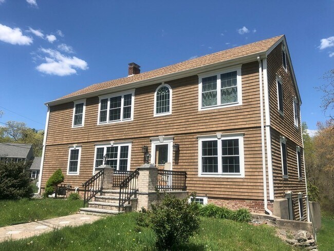 Building Photo - 218 Thurber Ave