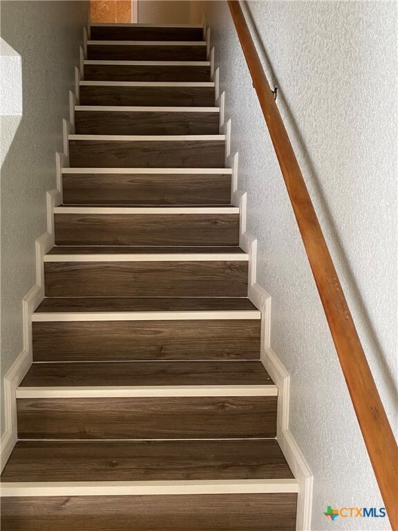 Building Photo - 4409 Jeff Scott Dr