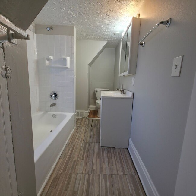 Building Photo - 1609 Hopkins Ave