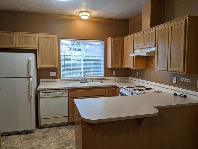 Building Photo - Beautiful 3-Bedroom, 2-Bath Duplex On A Corner Lot!