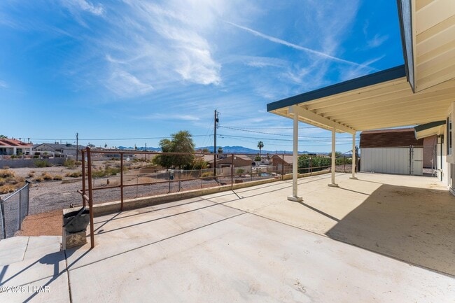 Building Photo - 2150 Lake Havasu Plaza