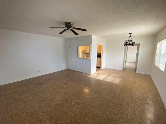 Building Photo - 209 Norwich I