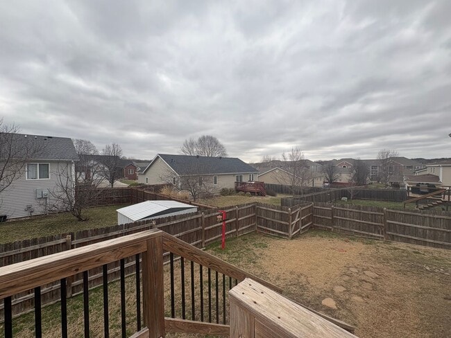 Building Photo - Spacious west side 3 Bedroom, 2 Bath home, close to Ft. Riley!