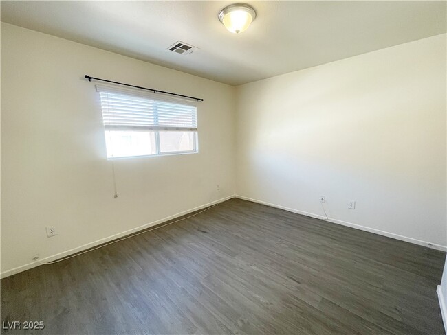 Building Photo - 1836 N Luna Alegre St