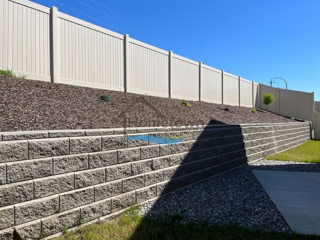 Building Photo - Woodbridge South Home with 4 Bedrooms and 3 Bathrooms in Post Falls build in 2021!