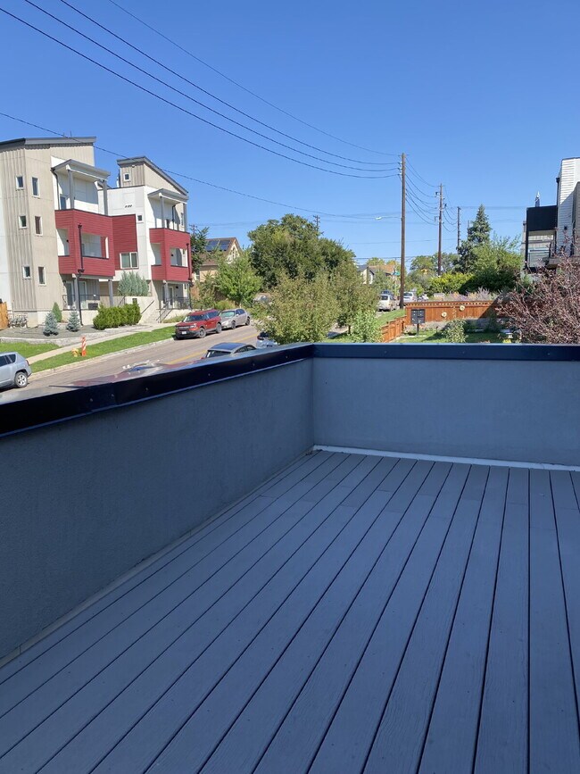 Building Photo - Beautiful, newer (2024) townhome in the de...