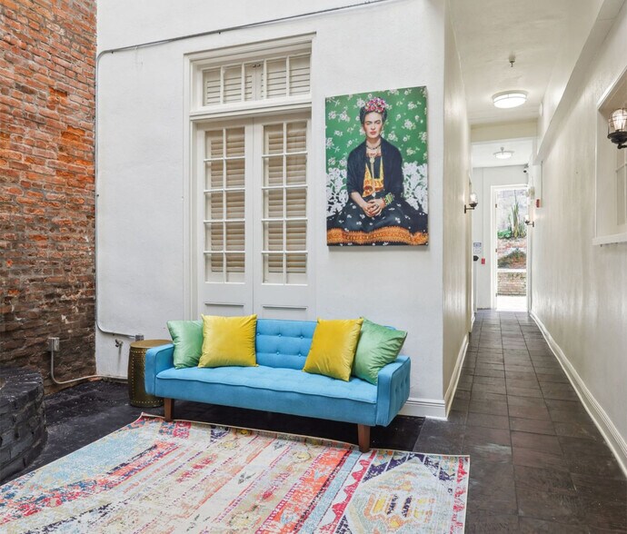 Building Photo - 508 Chartres St