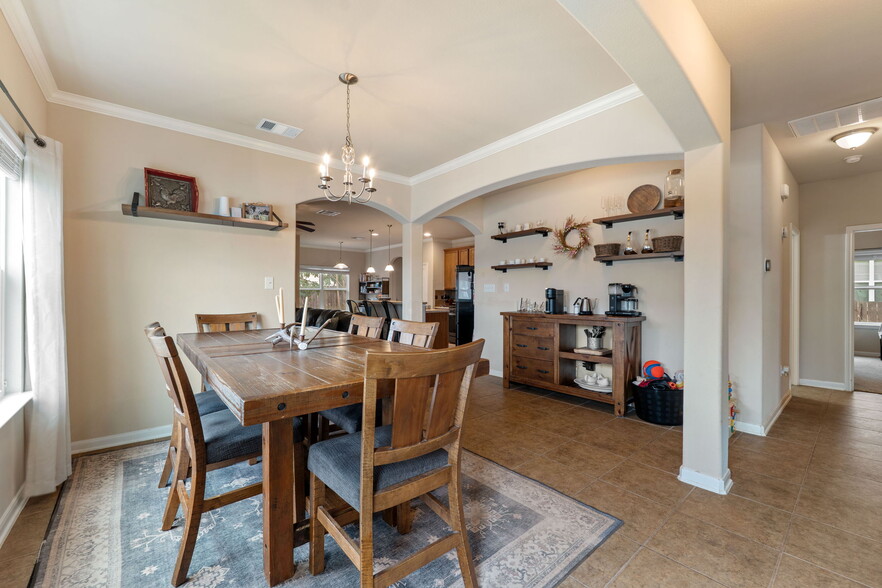 Building Photo - 9002 Summit Lk