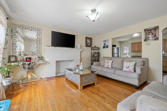 Building Photo - 316 S 3rd St