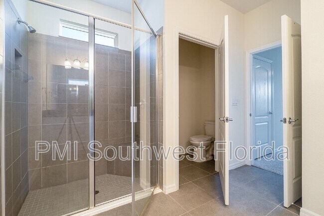Building Photo - 5928 Silver Palm Blvd