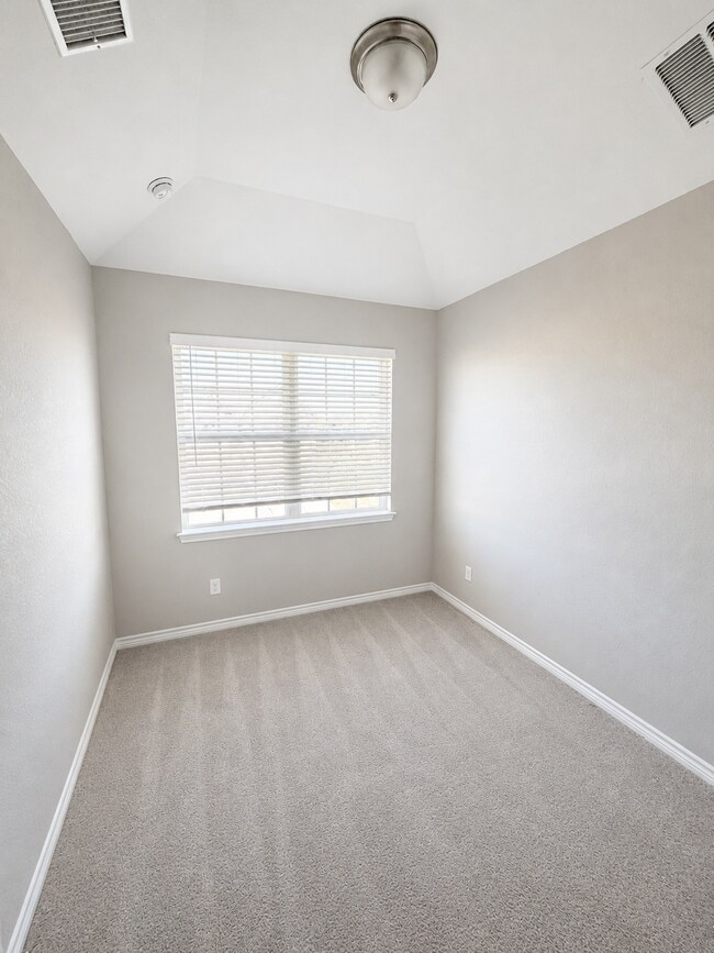 Building Photo - 436 Northwood Dr