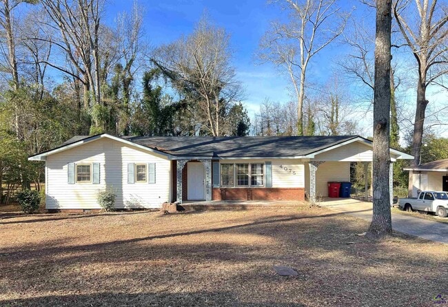 Primary Photo - 4075 Meadowbrook Dr