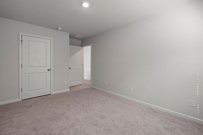 Building Photo - 4 Bedrooms Plus an Office on Cul De Sac