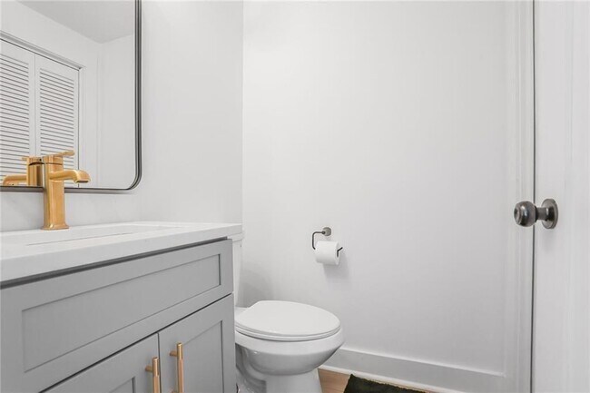 Building Photo - 1210 Cleburne Ave NE