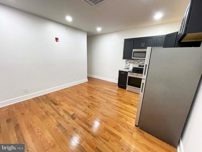 Building Photo - 309 S 60th St
