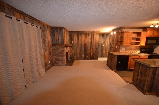 Building Photo - 3bed/2bath Condo, 10 minutes from Breck! Y...