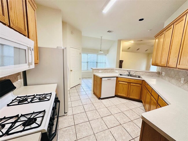 Building Photo - 1101 Hunter's Creek Dr