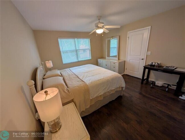 Building Photo - 3081 Holiday Springs Blvd