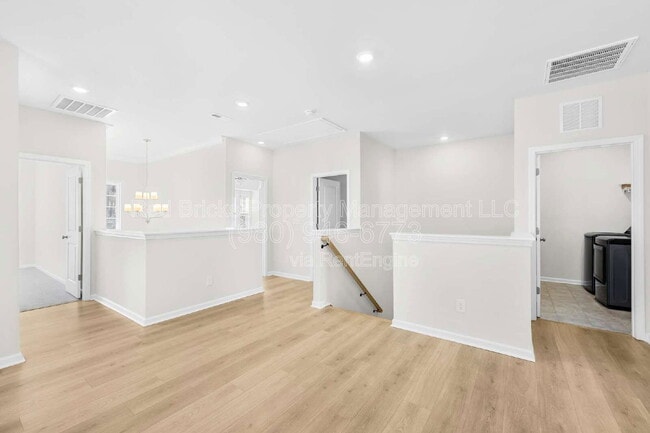 Building Photo - 104 Winterberry St