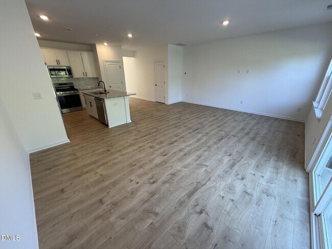 Building Photo - 337 Sweetbay Tree Dr