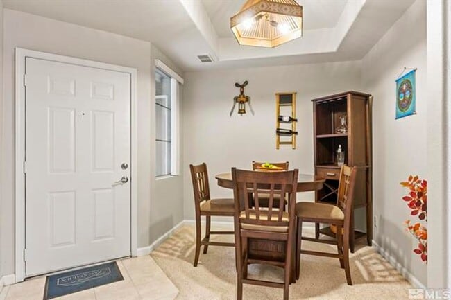 Building Photo - Tanamera 1 bedroom special!