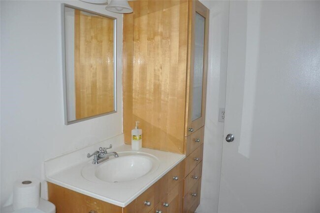 Building Photo - 5519 Caversham Dr