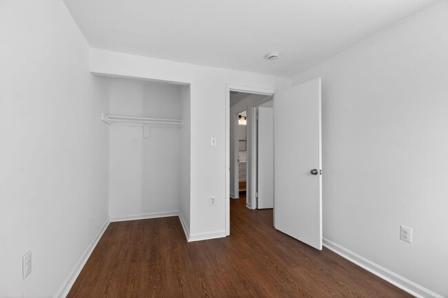 Building Photo - 4 Bed 3.5 Bath in Gaithersburg