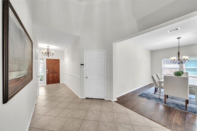 Building Photo - 1911 Mound Lake Dr