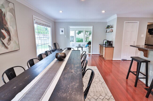 Building Photo - 9633 Cinnamon Creek Dr