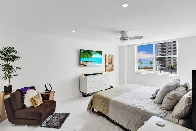 Building Photo - 5200 N Ocean Blvd