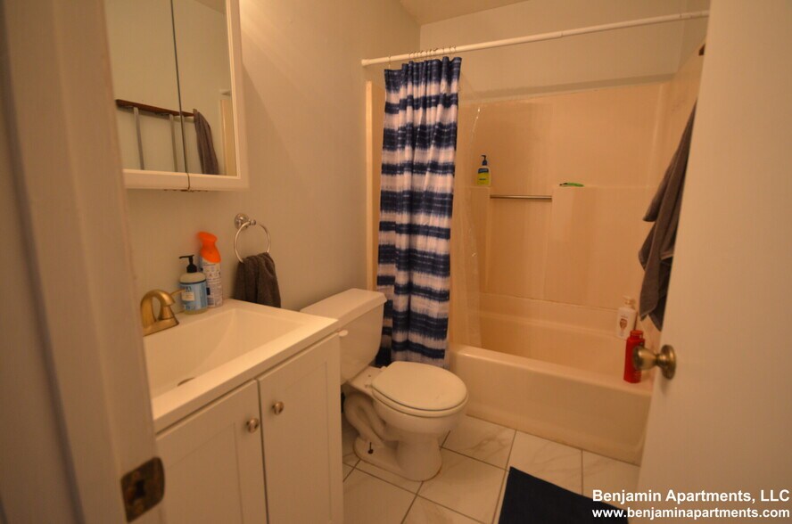 Building Photo - 385 Dorchester St