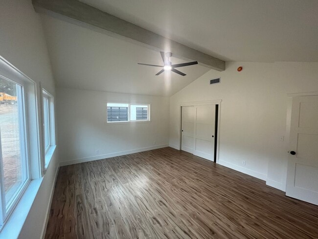 Building Photo - 2901 Tepusquet Rd