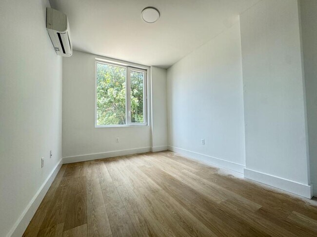 Building Photo - 2 bedroom in BROOKLYN NY 11210
