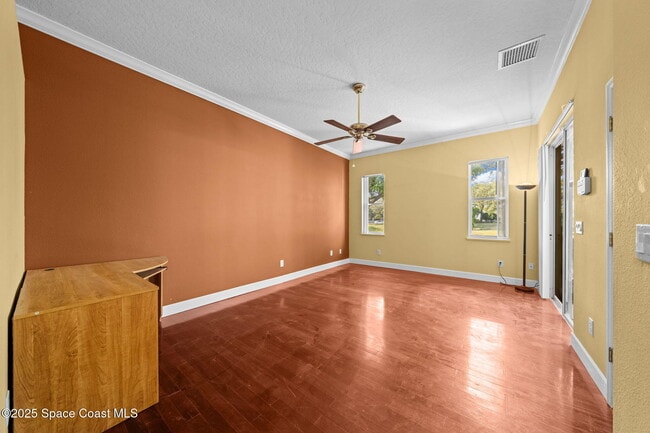 Building Photo - 949 SE Gardenbrook Ct