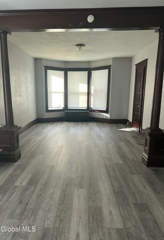 Building Photo - 312 5th Ave