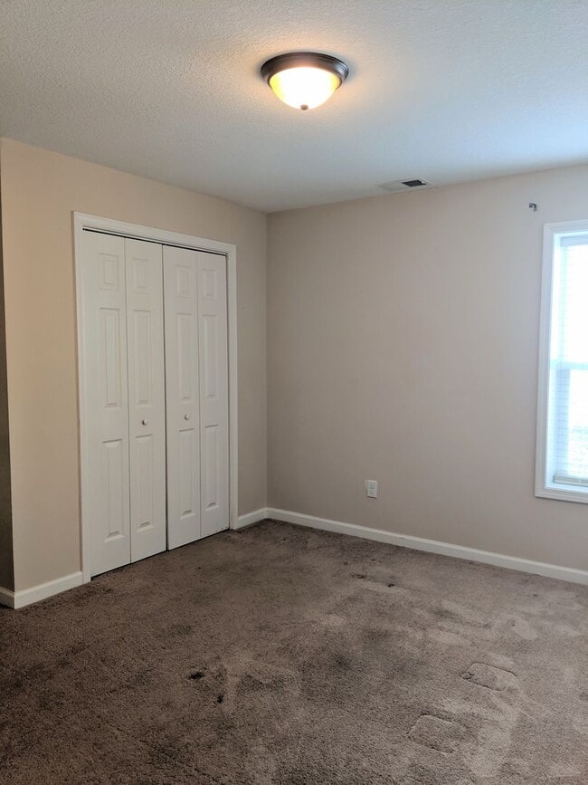 Building Photo - South Asheville Rental!