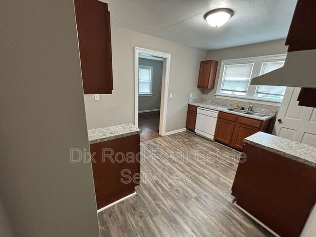 Building Photo - 340 Burleigh Ave