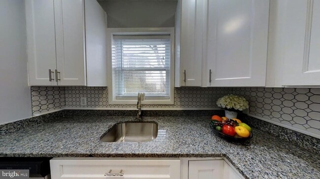 Building Photo - 1929 Gough St