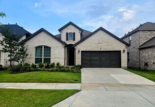 Building Photo - 536 Cedarwood St