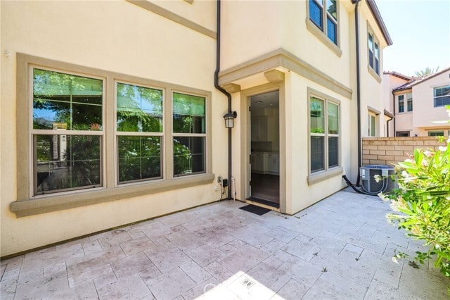 Building Photo - 216 Finch