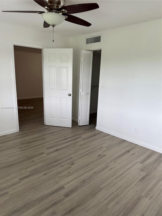 Building Photo - 6301 N Falls Cir Dr