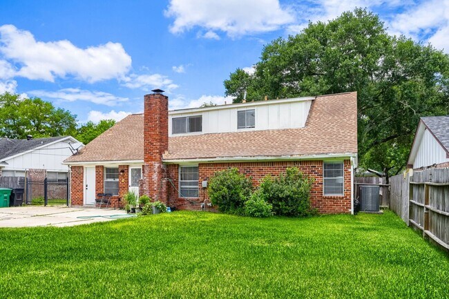 Building Photo - 8927 Langdon Ln