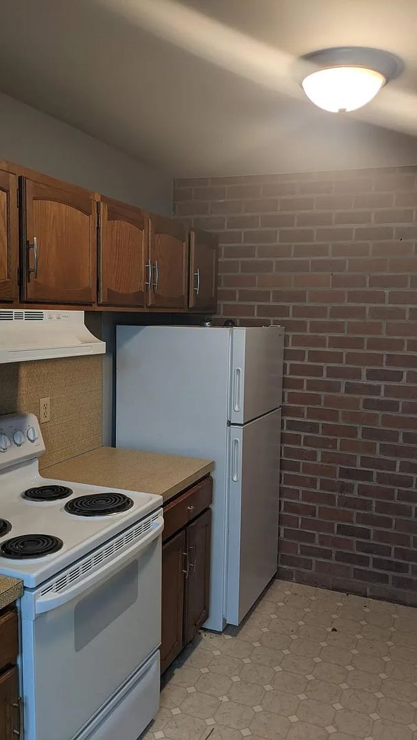 Building Photo - Quiet 1 Bedroom Convenient to Hershey Med and Attractions
