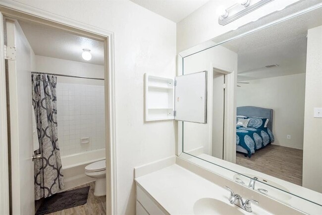 Building Photo - 10401 N Lamar Blvd